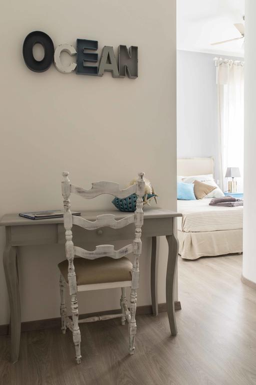 Отель La Casa Di Titti Чивитанова-Марке Экстерьер фото